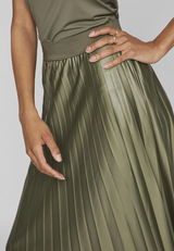 falda tablas brillo verde
