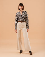 camisa cuello mao estampado gris oscuro/beige