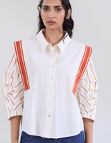 camisa combinada rayas y liso con cinta listada en hombro