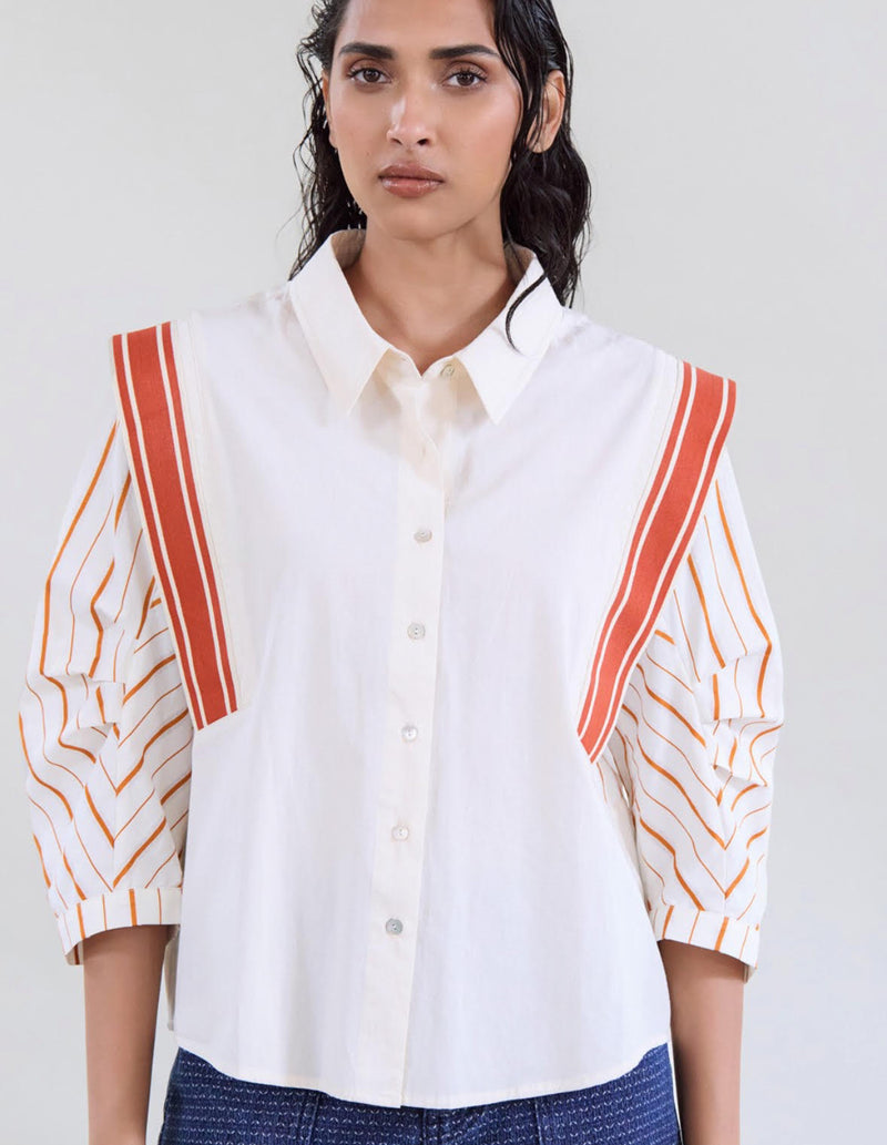 camisa combinada rayas y liso con cinta listada en hombro