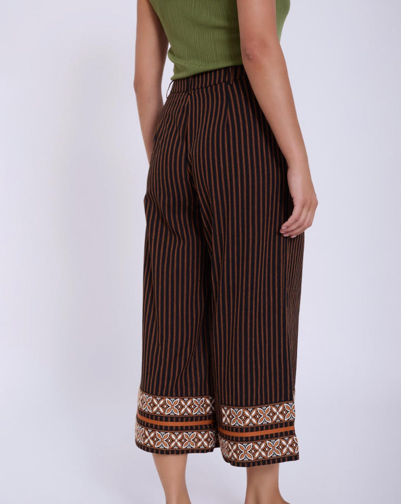 pantalon palazzo rayas y fornitura abajo