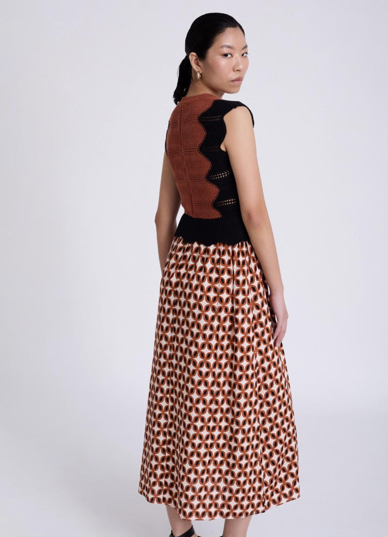 vestido bimateria con estampado flores