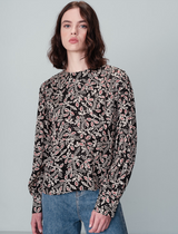 blusa abrochada atras dibujo
