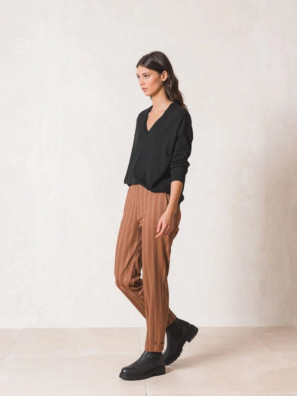pantalon marron raya