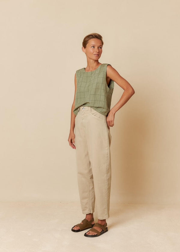 camisa sin mangas abotonada atras Liquen