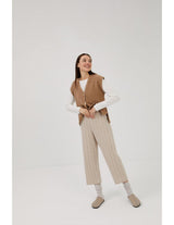 Chaleco punto pico botones camel