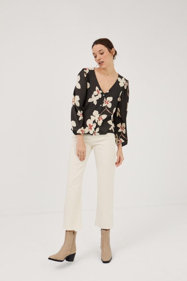 Camisa pico gris flor grande blanca/rosa
