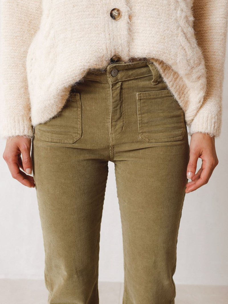 Pantalon pana bolsilo delante