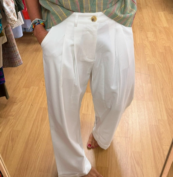 pantalon con pinzas y vuelta