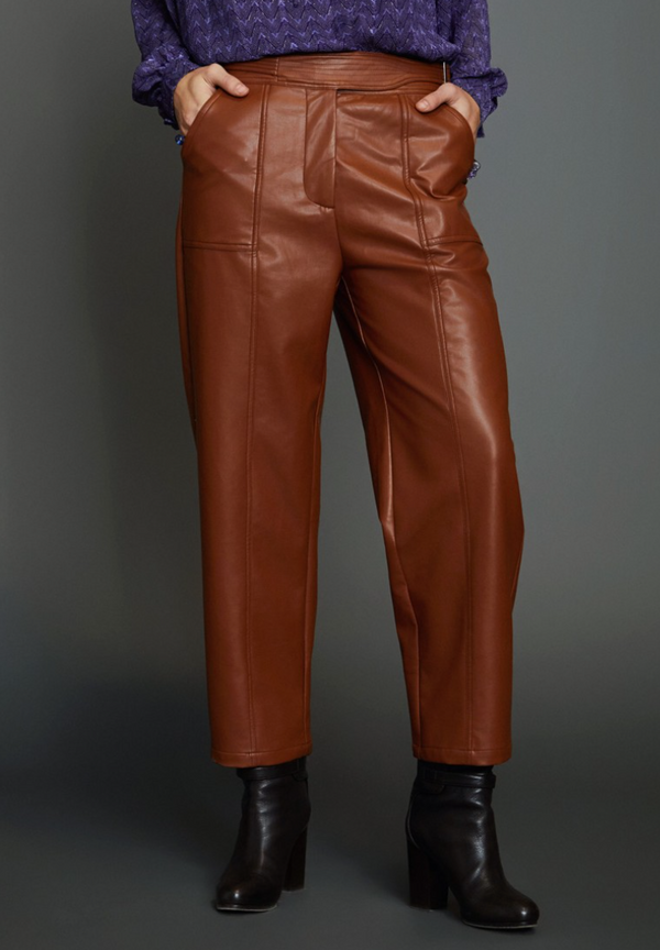 pantalon efecto piel camel