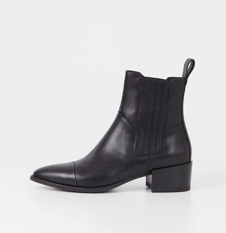 Botin negro puntera