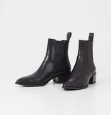 Botin negro puntera