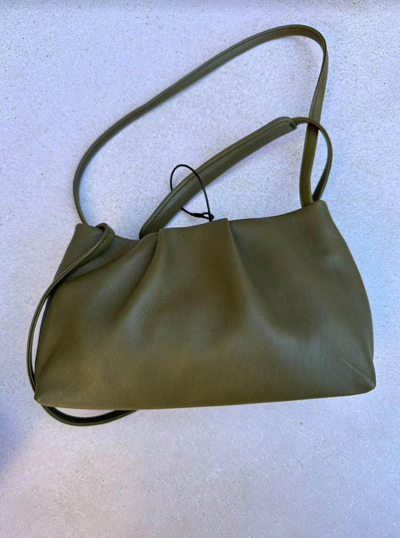 pochette color verde hoja seca