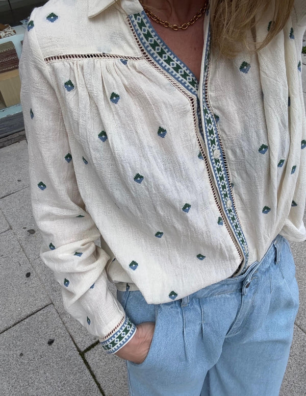 camisa cruda con pasamaneria