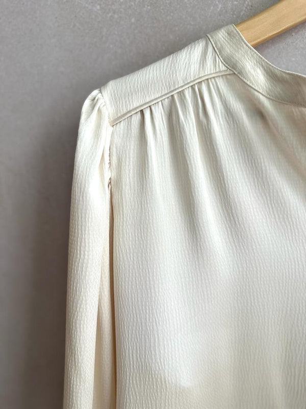 Camisa dibujo saten blanca