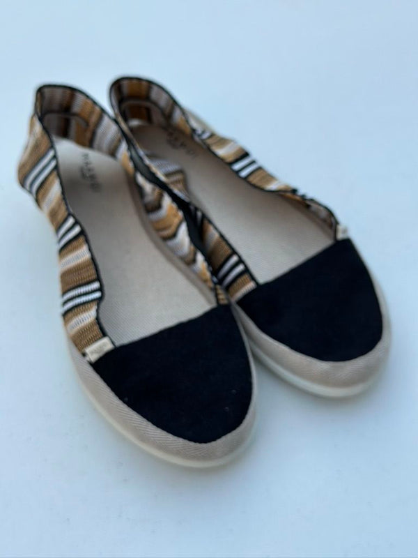 zapatilla lona negro y mostaza