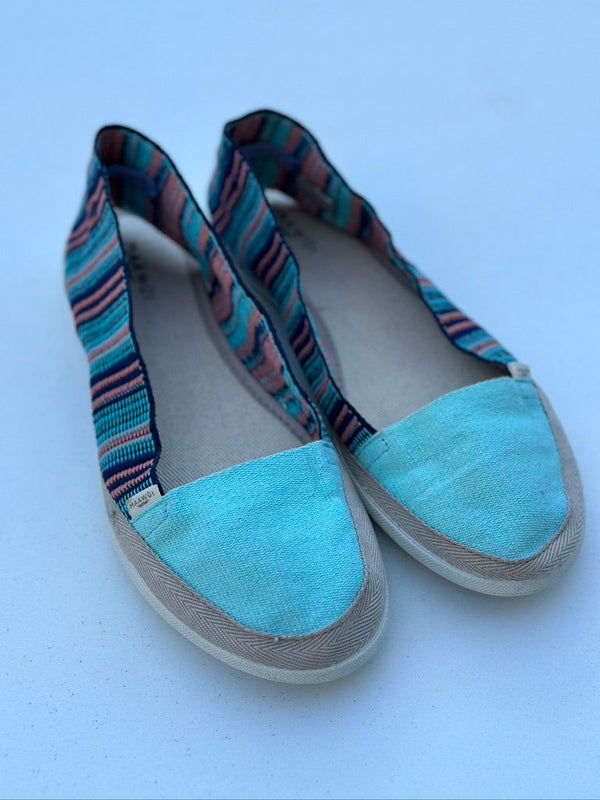 zapatilla lona turquesa y carbón