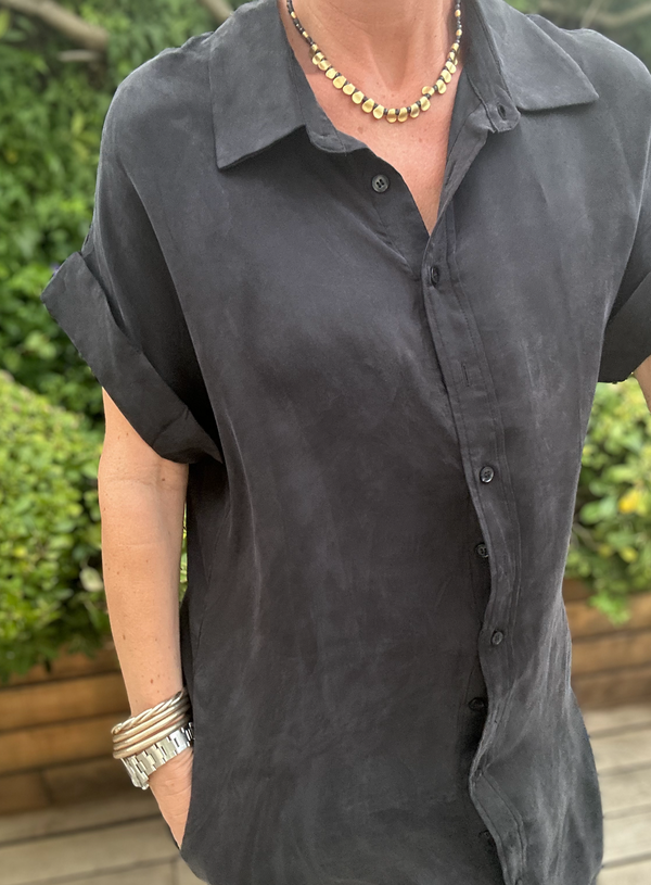vestido camisero negro