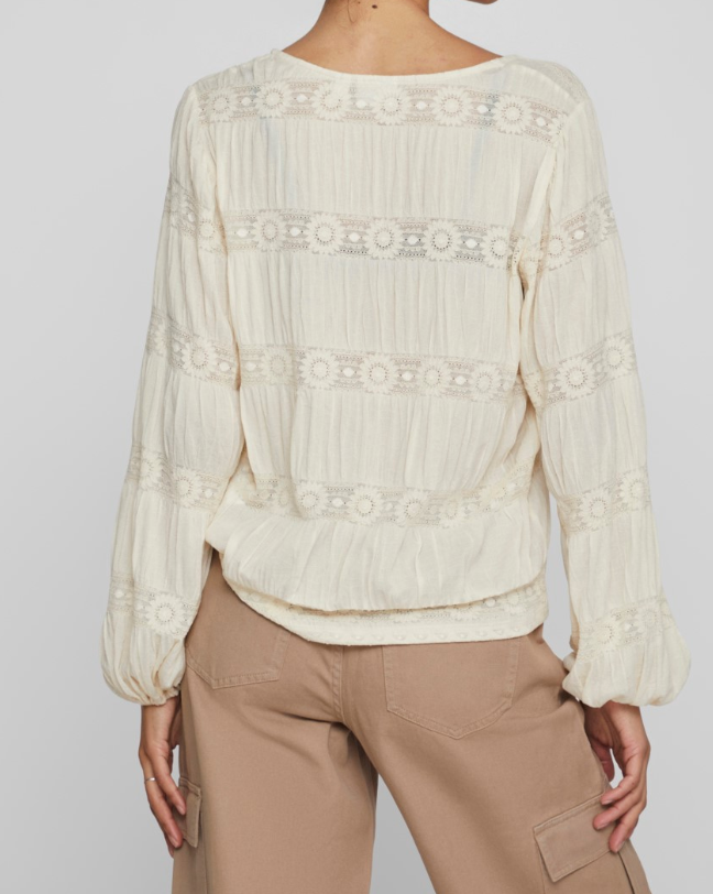 CAMISA CRUDA CENEFAS MARGARITAS BORDADAS