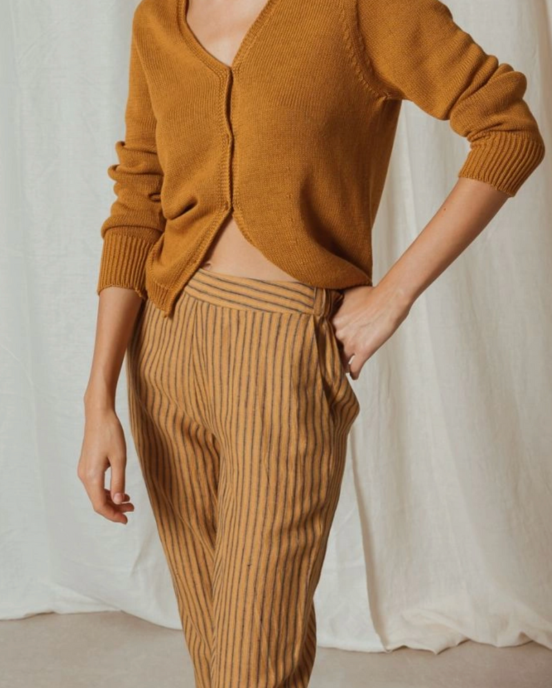 pantalón rayas bajo vuelta