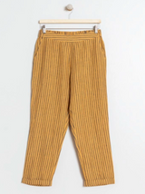 pantalón rayas bajo vuelta