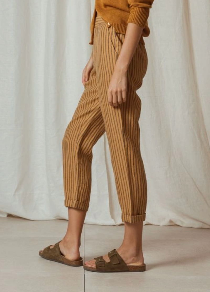 pantalón rayas bajo vuelta